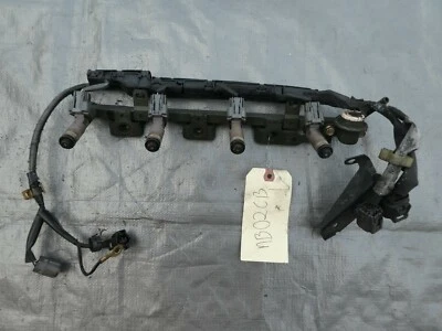 Рельса топливной форсунки и жгут проводов Mazda Miata 2001-2005 N066-67-080C - Изображение 1 из 4