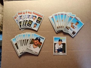 (36) 2019 Topps Heritage LA Dodgers Cards With Rookie Stars #131, 602, 621 & 696 - Bild 1 von 23