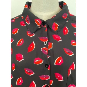 Torrid NWT Lips shirt Size 2 - Picture 1 of 8