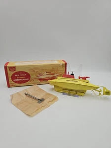 SUTCLIFFE 1966 CLOCKWORK SEA WOLF ATOMIC SUBMARINE & KEY IN ORIGINAL BOX WORKS - Picture 1 of 14
