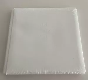 BNIP CREATIVE MEMORIES BABY BOOTIES ALBUM WHITE COVERSET 12 x 12 - Picture 1 of 2