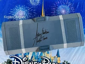 Star Wars Galaxy Edge Ahsoka Tano Hilts Legacy Lichtschwert SIGNIERT Ashley Eckstein - Bild 1 von 4