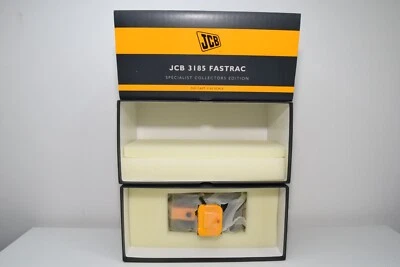 B27 1:32 ERTL 40572 JCB 3185 FASTRAC TRACTOR MIB 1 - Image 1 of 4