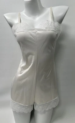 Body de peluche vintage JC PENNEY mameluco nailon sedoso encaje a presión talla pequeña Foto 1 de 4