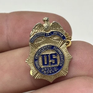 Drug Enforcement Administration Special Agent Lapel Pin /Tie-Tac from the 1990's - Picture 1 of 4
