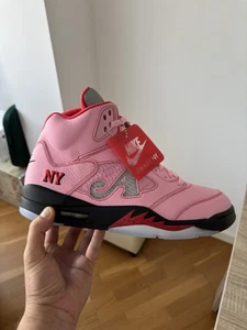 Jordan 5 Retro x Awake NY ‘Boro Arctic Pink’ - Bild 1 von 9
