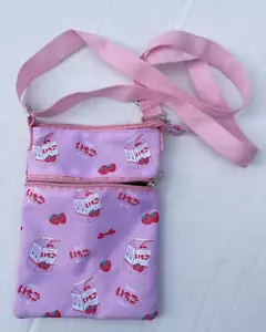 Strawberry Milk Passport Umhängetasche pink klein 6,5"x9" - Bild 1 von 12