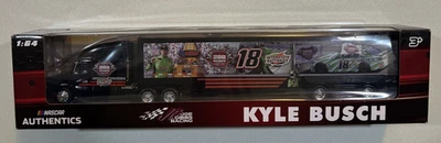 Remolque tractor Nascar Authentics Kyle Busch #18 200 victorias 1/64 diecast Foto 1 de 2