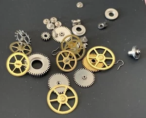 UNIVERSAL GENEVE Cal. 267 lot lote parts lot vintage hand manual movement watch - Picture 1 of 3