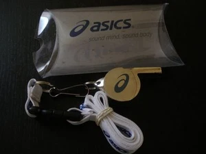Asics Pfeife und Schlüsselband für Multisport Neu im Paket - Bild 1 von 4