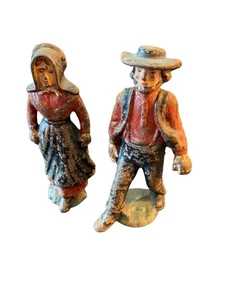 Statuina uomo e donna Amish in ghisa alta 4,75 pollici, dipinta in cattive condizioni - Foto 1 di 8