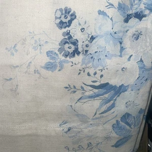 "2 paneles de cortina de ventana de coles y rosas Constance floral azul natural 50 x 84""" - Imagen 1 de 9