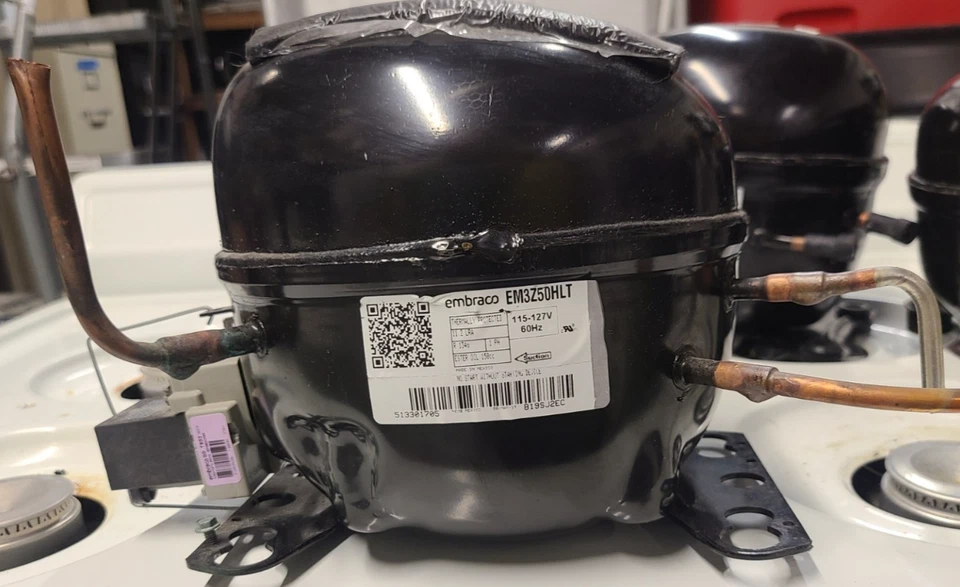 Compressor de geladeira Embraco EM3Z50HLT para GE Whirlpool WR87X33165 - Imagem 1 de 4