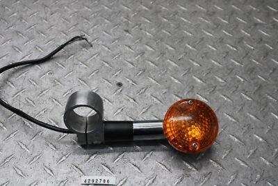 Indicador de luz intermitente delantero izquierdo Suzuki Savage 650 1997 Foto 1 de 4