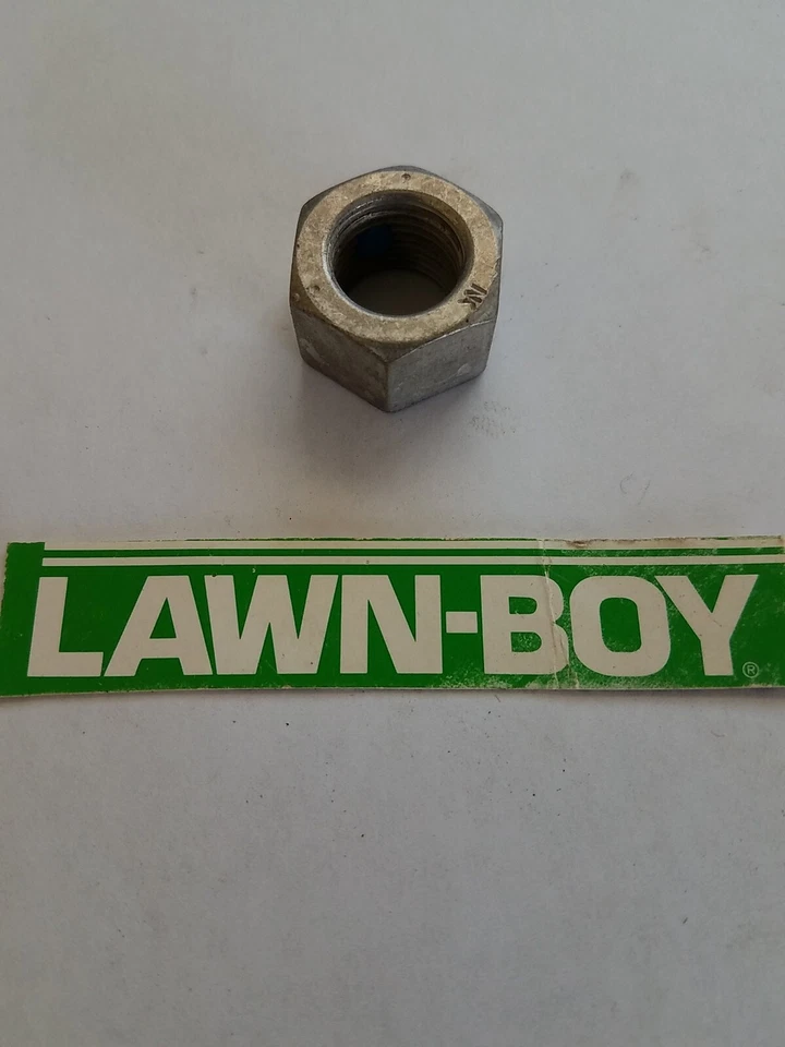 Tuerca de hoja de montaje para cortacésped NOS OMC. Parte 603164 Foto 1 de 1