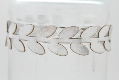 Collana Choker In Finta Pelle Metallica Argento Con Foglia Di Tessuto - Immagine 1 di 4