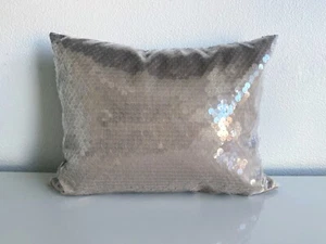 DKNY DONNA KARAN HOME Dekokissen Pailletten beige 16" x 20" dekorative Daunen - Bild 1 von 8