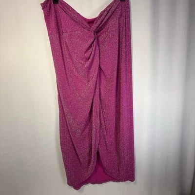 Vestido Club Barbie Rosa Brillante Sin Tirantes P2P Medidas 19 Pulgadas Foto 1 de 3