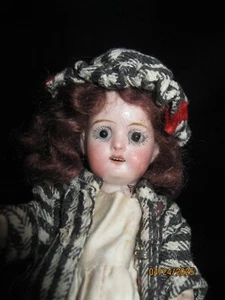 ADORABLE ANTIQUE BISQUE HEAD GERMAN DOLL IN WONDERFUL OUTFIT!+ 6 1/2" - Picture 1 of 8