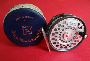 A SUPER LITTLE USED CASED HARDY LRH LIGHTWEIGHT 3 3/16" TROUT FLY REEL - Picture 1 of 12