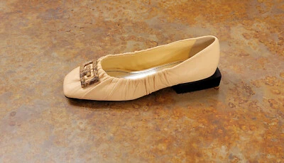 ¡Nuevo! Bailarina Givenchy 'ID' Scrunch Pump Beige Mujer 6 EE. UU. 36 Eur. Precio de venta sugerido por el fabricante $850 Foto 1 de 4