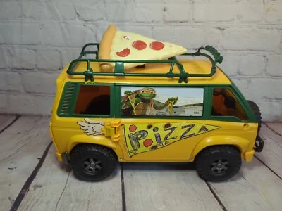 Playmates 83468 Teenage Mutant Ninja Turtles: Mutant Mayhem Pizza Fire Delivery - Image 1 of 4
