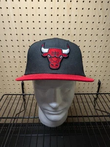 Gorra New Era Chicago Bulls 59FIFTY NBA 7 3/8 - Negra/Roja - Imagen 1 de 6