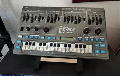Roland MC 202 + Kenton Mod CV, Gate, Filter - Analog Synthesizer - Bild 1 von 4