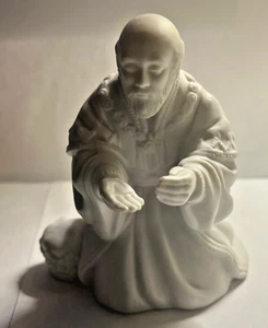 AVON 1982 Vintage Nativity Collectibles The Magi Melchior Porcelain Figurine - Bild 1 von 3