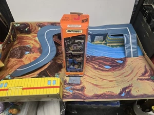 Estuche de juego vintage SEARS Matchbox sitio de construcción con autos de patio de mierda nuevo en caja - Imagen 1 de 20