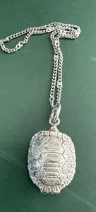Medaglione tartaruga in argento sterling 925 con catena da 18 pollici - Foto 1 di 9