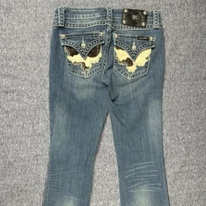 Pantalones de mezclilla Miss Me adornados de cuero de vaca corte bota Y2K para mujer talla 25 vaquera envejecida - Imagen 1 de 7