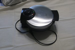 OSTER BELGIAN WAFFLE MAKER, STAINLESS STEEL (CKSTWF2000), NONSTICK, EASY-CLEAN