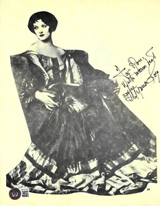 Página de revista vintage firmada por Myrna Loy, certificada por Beckett - Imagen 1 de 1