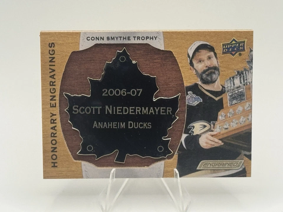 2020 UD Engrained Scott Niedermayer Honorary Engravings Trophy /100 - Image 1 of 2
