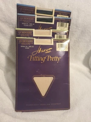 Bonitas pantimedias Hanes Fitting talla Queen marfil y azul marino Foto 1 de 3