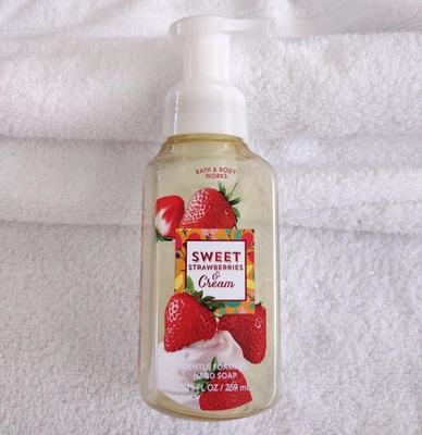 Dispensador de fresas dulces y crema Bath & Body Works VACÍO SIN JABÓN Foto 1 de 4