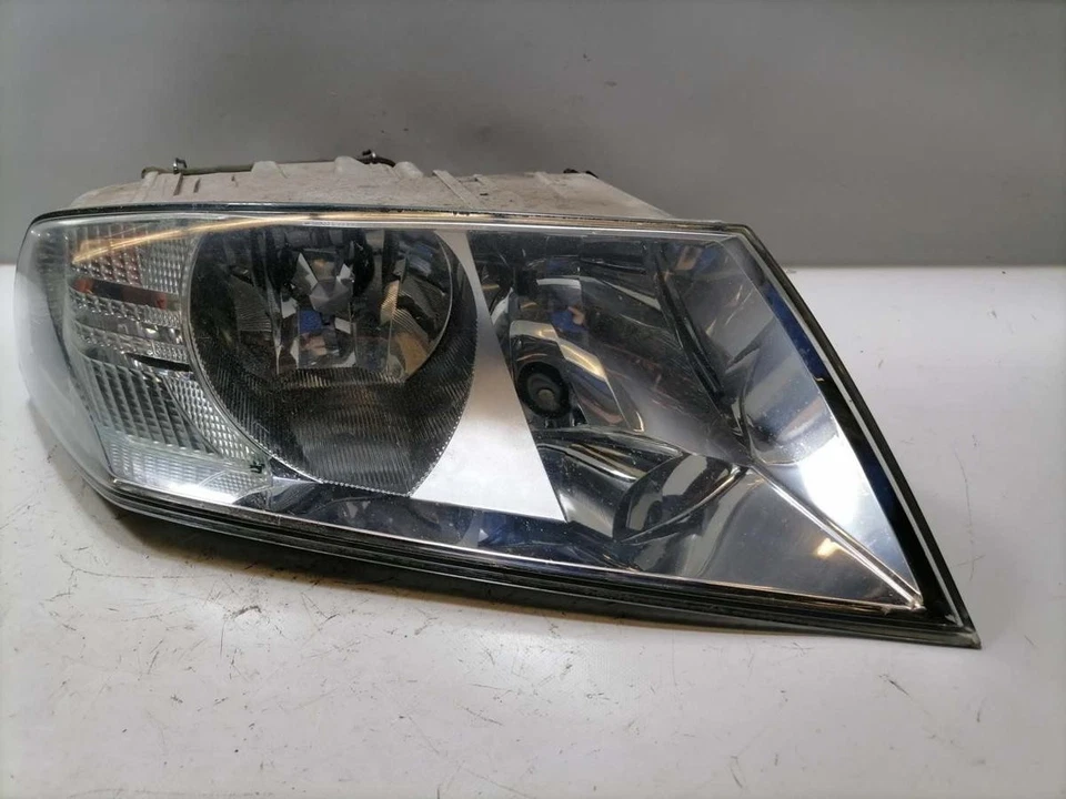 Skoda Octavia 2 original Scheinwerfer vorn rechts Halogen Bj.2005  - Bild 1 von 4