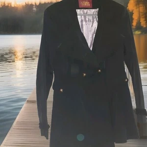 SALE! TOLLE BUFFALO DAMENJACKE GR. 42, SCHWARZ, MESSINGKNÖPFE, FÜR DEN ÜBERGANG! - Bild 1 von 3