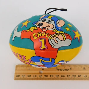 Peluche vintage anni 90 Chuck E Cheese's Football ShowBiz Pizza Time You're A Winner 5" - Foto 1 di 11