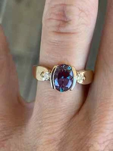2Ct Oval Lab-Created Alexandrite Diamond Women's Ring In 14K Yellow Gold Plated! - Picture 1 of 6
