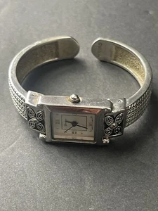 Geneva Quartz Watch Japan Movement Silver Tone Bangle Bracelet Casual Dress 7014 - Picture 1 of 8