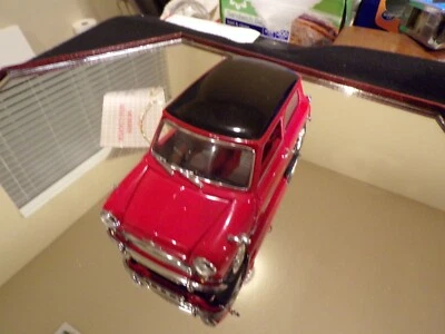 FRANKLIN MINT 1967 MINI COOPER NO COA VERY NICE AND NO BOX MINT  - Image 1 of 4