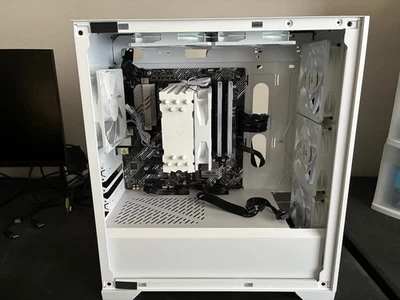 PC de escritorio AMD Ryzen 5 5600X/sin tarjeta gráfica Foto 1 de 4