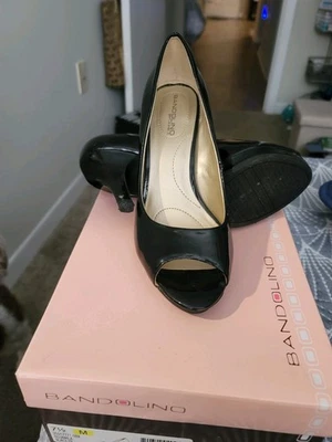 Bandolino para mujer talla 7,5 cuñas negras.  Ideal para trabajo o hora feliz, tan cómodo Foto 1 de 4