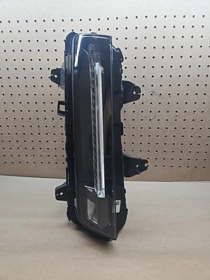 Cadillac XT6 2020-2024 lado derecho del pasajero luz de circulación diurna OEM 84731996 Foto 1 de 4