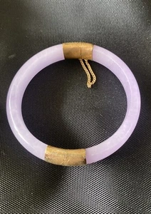 14k yellow gold LIGHT PURPLE JADE Stone Jadeite bangle BRACELET W/EARRINGS - Picture 1 of 5