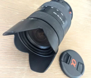 Used Sony 16-105mm f/3.5-5.6 DT A-Mount Lens for DSLR with Caps and Hood - Picture 1 of 8