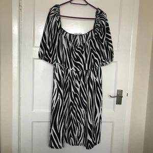 Primark Zebra Print Dress Size 14 16 L Short Sleeve off Shoulder Knee Length - Picture 1 of 10