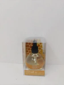 Cuccio Naturale Revitalizing Cuticle Oil Milk & Honey 2.5 Fl Oz Nourish - Picture 1 of 1